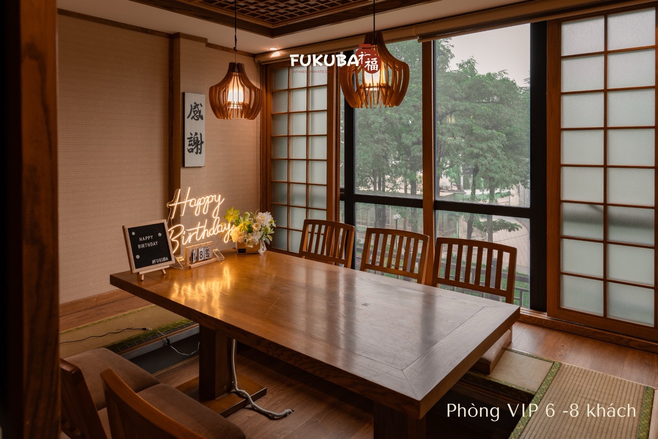 Phòng VIP 6-8 khách